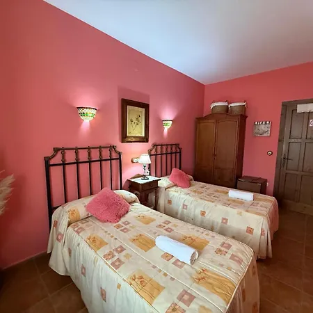 La Almazara Del Cristo Kır Evi Serradilla