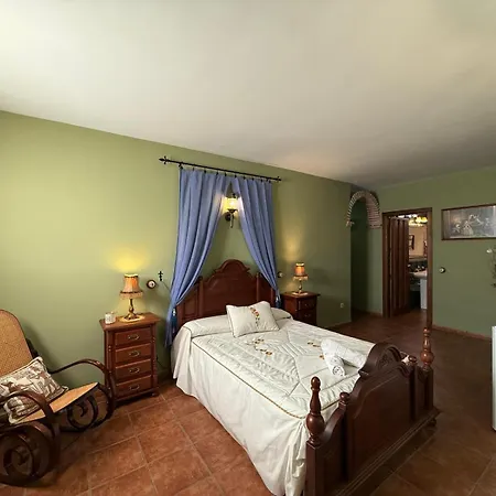 La Almazara Del Cristo Kır Evi Serradilla